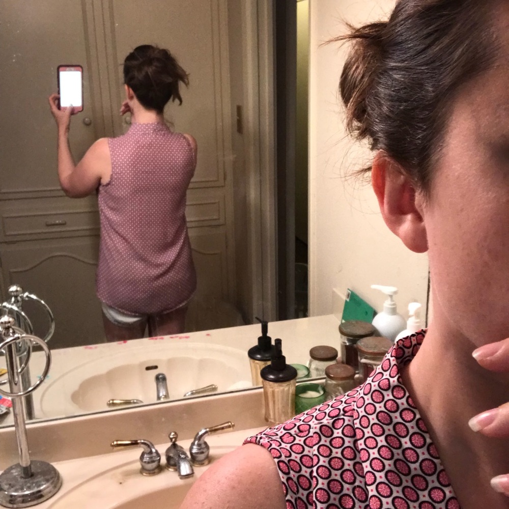 Pink sleeveless blouse very flattering - Picture 6 of 6
